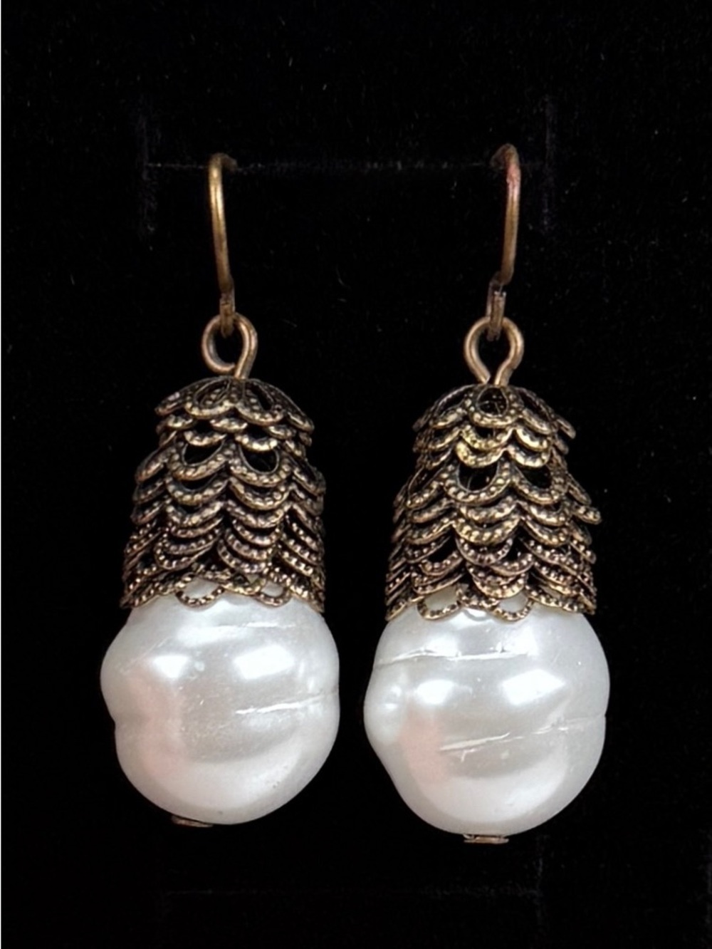 Vintage freshwater pearl textured bronze tone pierced dangle earrings